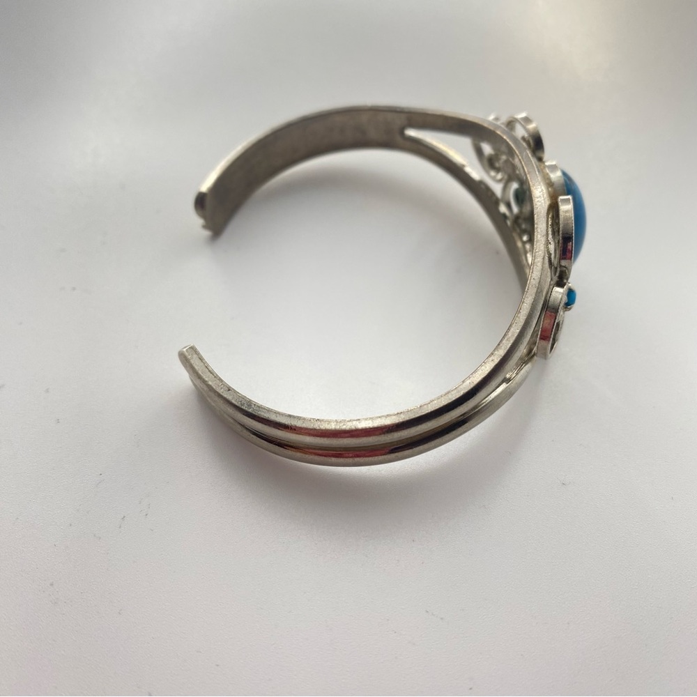 Artisan Silver tone Cuff Bracelet with Blue/Turquoise Cabachon Accents 6.5” - Picture 5 of 10